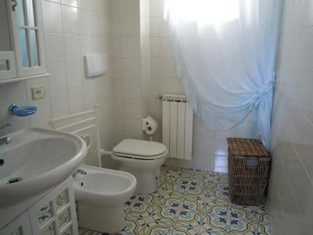 Wohnung B Липари 0*,  Италия